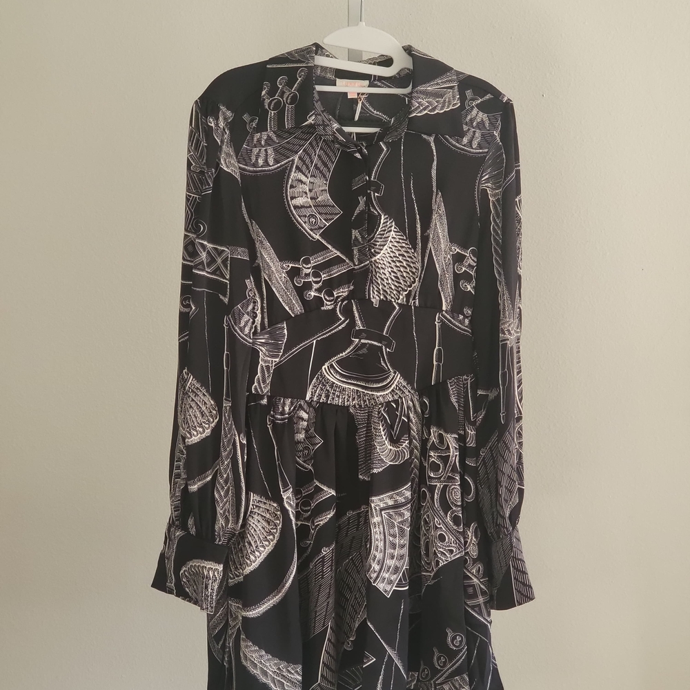 Luxxel Black and White Artistic Long Sleeve Dress